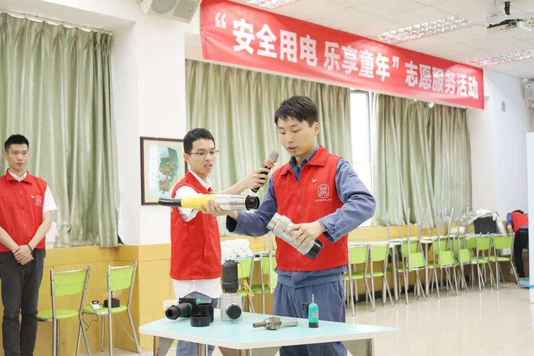 e8238df51647bce7c4f1c9f439ffb986.jpg