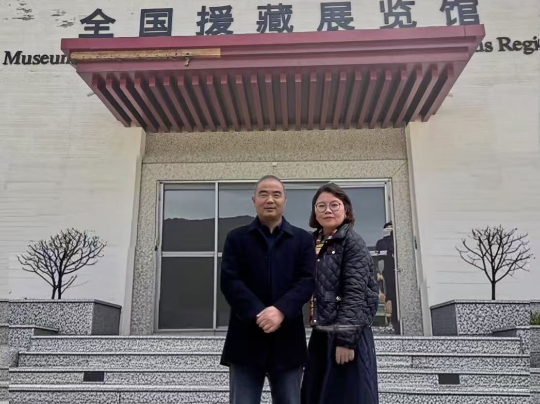 艾丽华家庭.jpg 艾丽华家庭.jpg